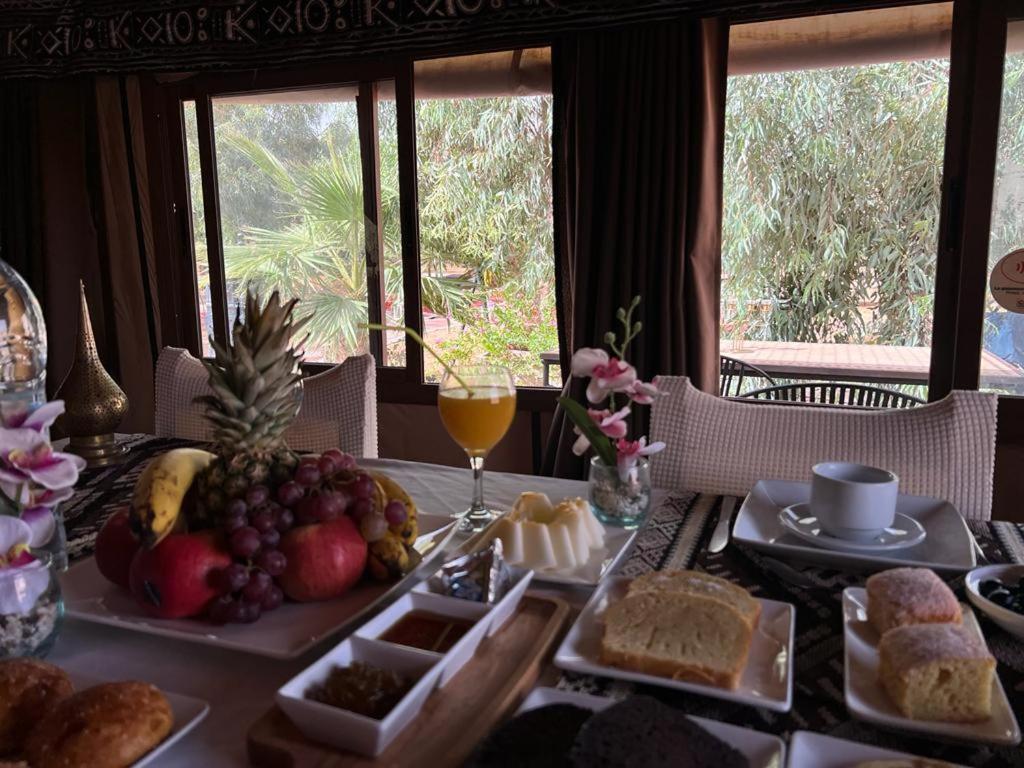 Merzouga Luxury Tented Camp Hotel ภายนอก รูปภาพ